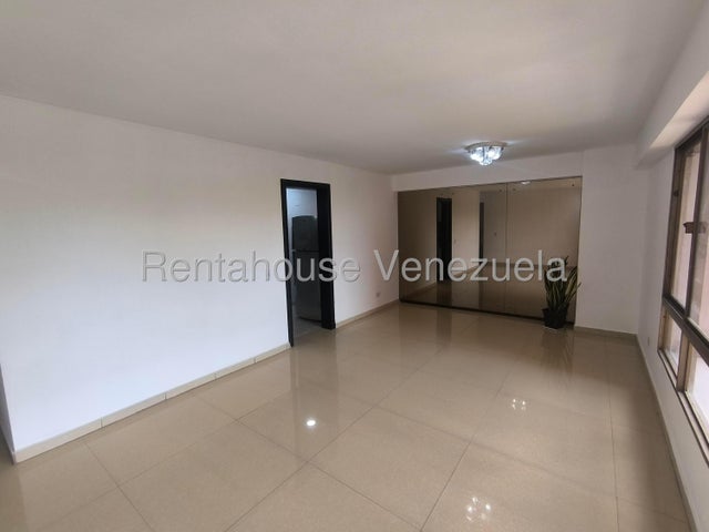 Apartamento en venta 99m2 3H-2B-1P piso medio, pozo de agua excelente ubicacion Av Bolivar Norte en Valencia*Solo clientes*