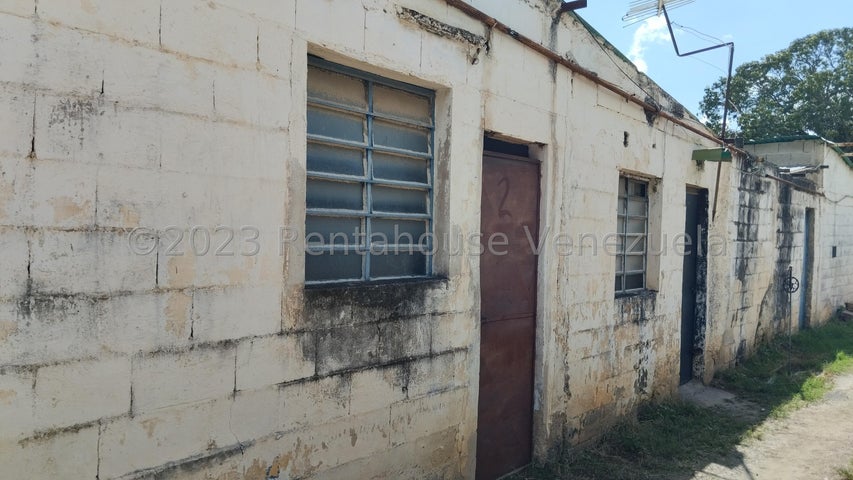 Amplio terreno con bienhechuría en venta. 1687m2 en zona privilegiada sector La Candelaria Valencia 