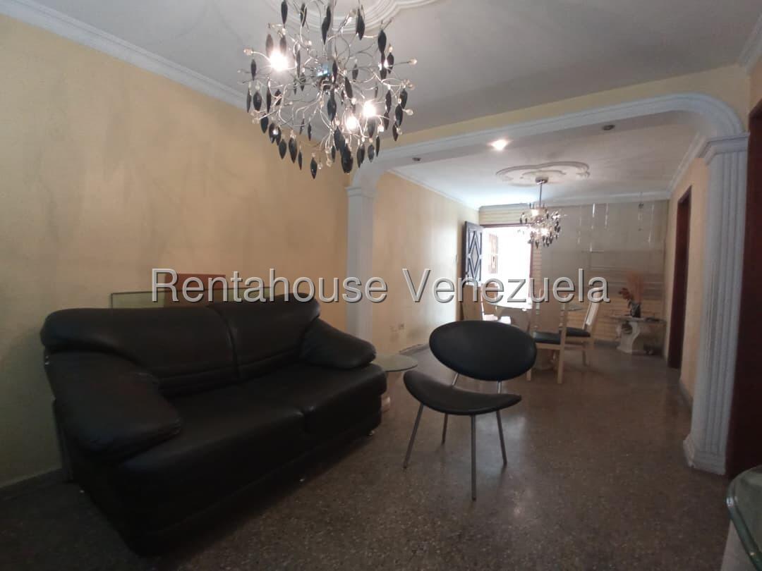 Amplio y amoblado apartamento en venta 78m2 3H-2B-1P pozo de agua excelente ubicación Urb Parque Guacara en Guacara
