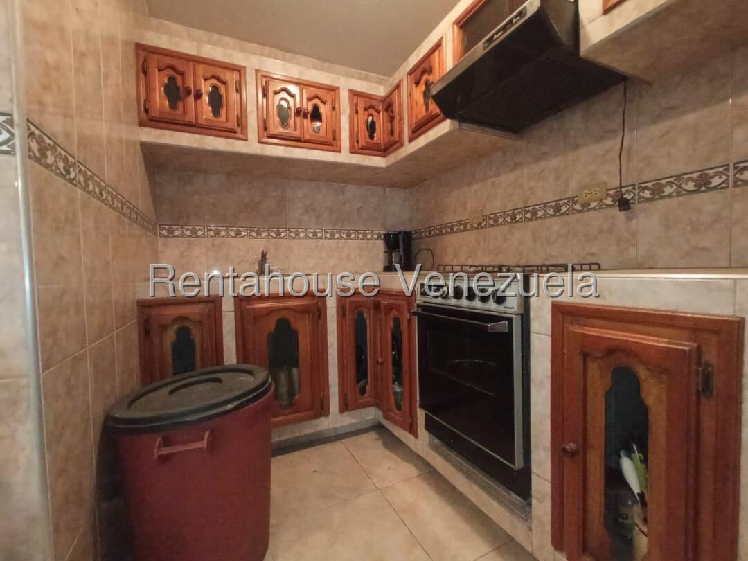 Amplio y amoblado apartamento en venta 78m2 3H-2B-1P pozo de agua excelente ubicación Urb Parque Guacara en Guacara