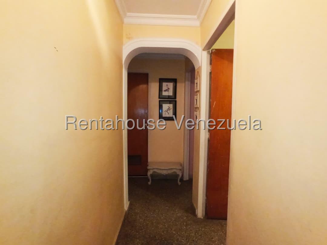 Amplio y amoblado apartamento en venta 78m2 3H-2B-1P pozo de agua excelente ubicación Urb Parque Guacara en Guacara