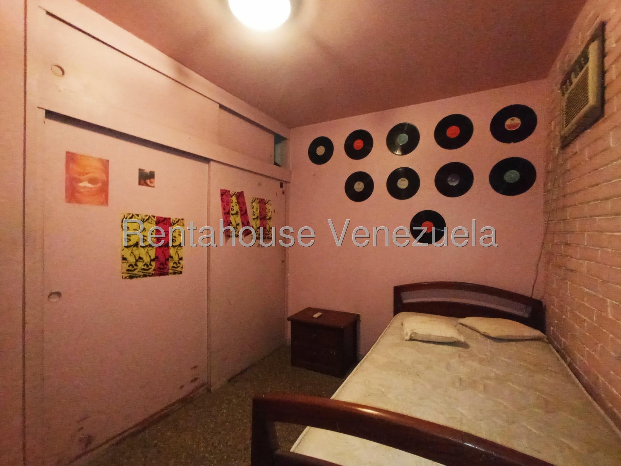 Amplio y amoblado apartamento en venta 78m2 3H-2B-1P pozo de agua excelente ubicación Urb Parque Guacara en Guacara