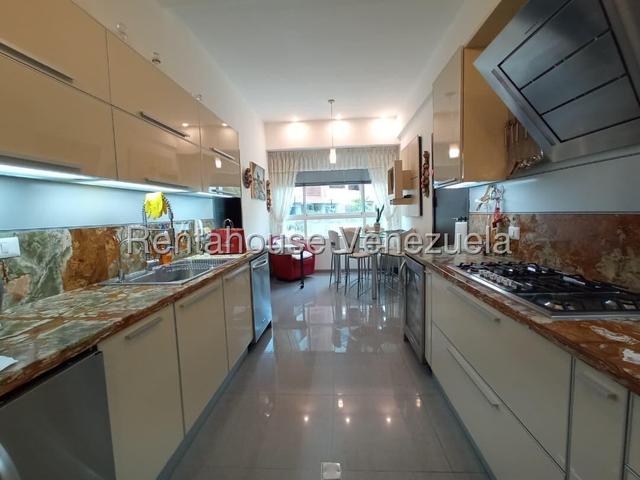 Las Chimeneas Apartamento en Alquiler ubicado en Valencia CODIGO 27-74 eloisa mejia