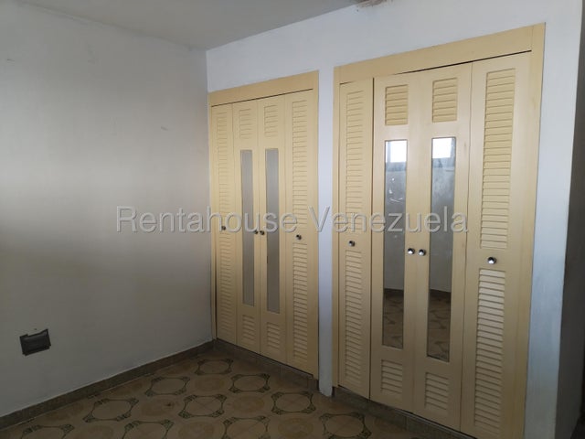 Centro de Valencia Apartamento en venta ubicado en Carabobo codigo 27-938 ELOISA MEJIA