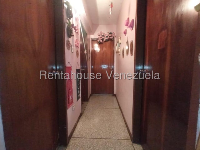 Apartamento en venta posee 91m2 3H-2B-1P Balcon, amplios espacios en piso bajo Sector 1ero de Mayo en Guacara