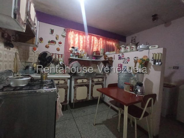 Apartamento en venta posee 91m2 3H-2B-1P Balcon, amplios espacios en piso bajo Sector 1ero de Mayo en Guacara