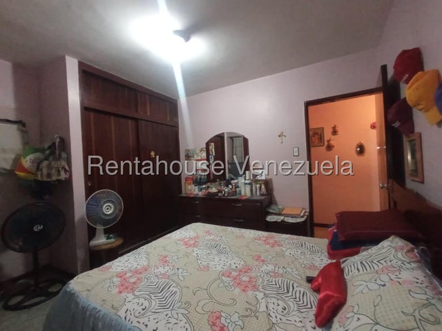 Apartamento en venta posee 91m2 3H-2B-1P Balcon, amplios espacios en piso bajo Sector 1ero de Mayo en Guacara