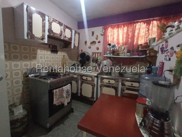 Apartamento en venta posee 91m2 3H-2B-1P Balcon, amplios espacios en piso bajo Sector 1ero de Mayo en Guacara