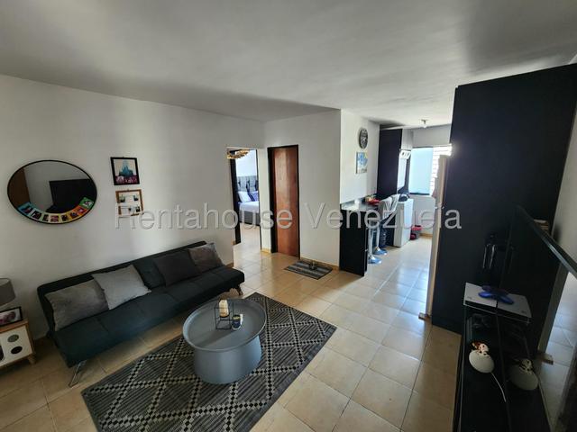 Apartamento en venta 62m2 posee 2H-2B-1P, pozo de agua, piso bajo, en Urb Prisma de Guacara **Solo clientes**