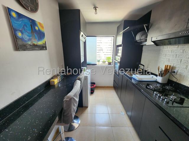 Apartamento en venta 62m2 posee 2H-2B-1P, pozo de agua, piso bajo, en Urb Prisma de Guacara **Solo clientes**