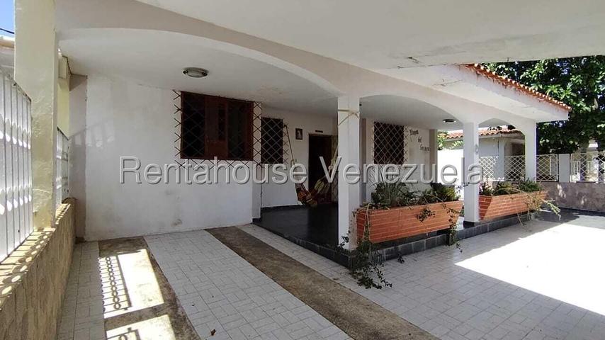 Amplia casa en venta 4H-2B-3P, Tanque de agua, Conj privado Urb ciudad alianza en Guacara 