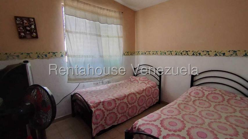 Amplia casa en venta 4H-2B-3P, Tanque de agua, Conj privado Urb ciudad alianza en Guacara 