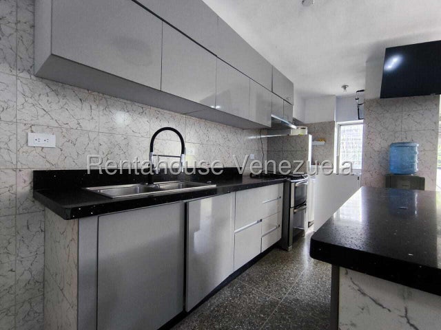 Avenida cedeño Apartamento en venta ubicado en Crabobo codigo 27-2294 ELOISA MEJIA