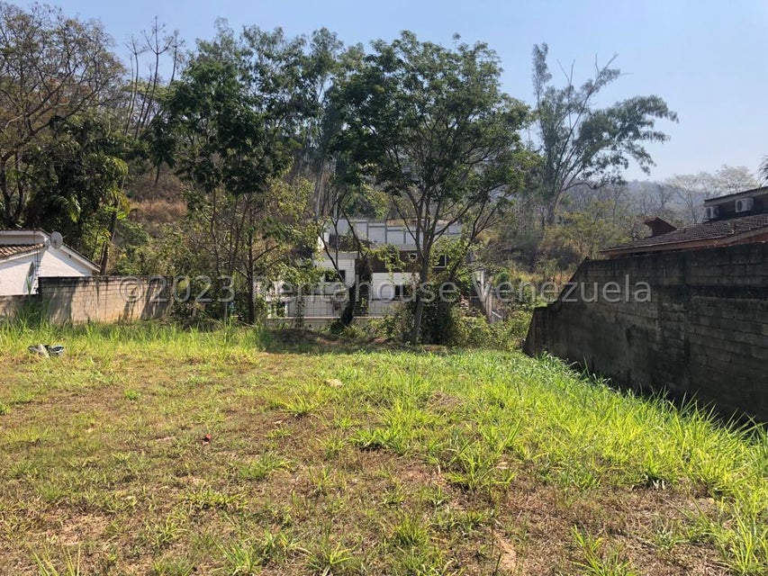 Terreno en venta de 900 M2 en colinas de Guataparo Valencia Carabobo