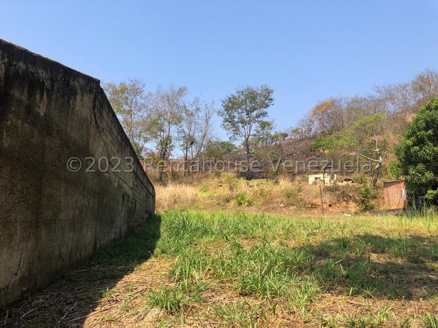 Terreno en venta de 900 M2 en colinas de Guataparo Valencia Carabobo