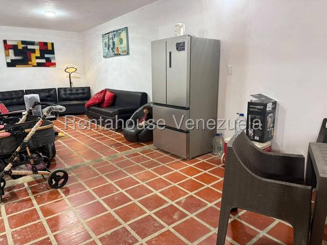 Casa en venta para modernizar a tu manera, posee 200m2 con 3H-2B+2P en Urb Ciudad alianza - Guacara