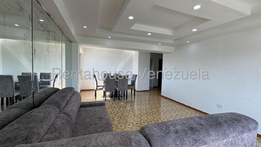 Apartamento en Venta en Res. Doña Barbina