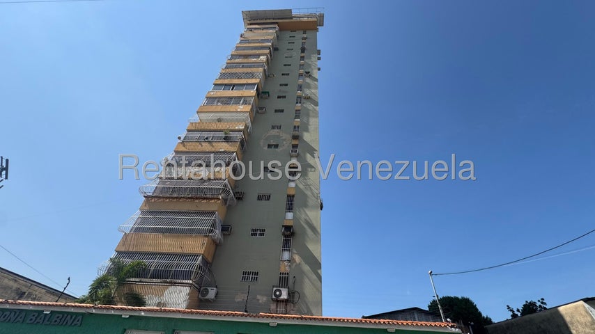 Apartamento en Venta en Res. Doña Barbina