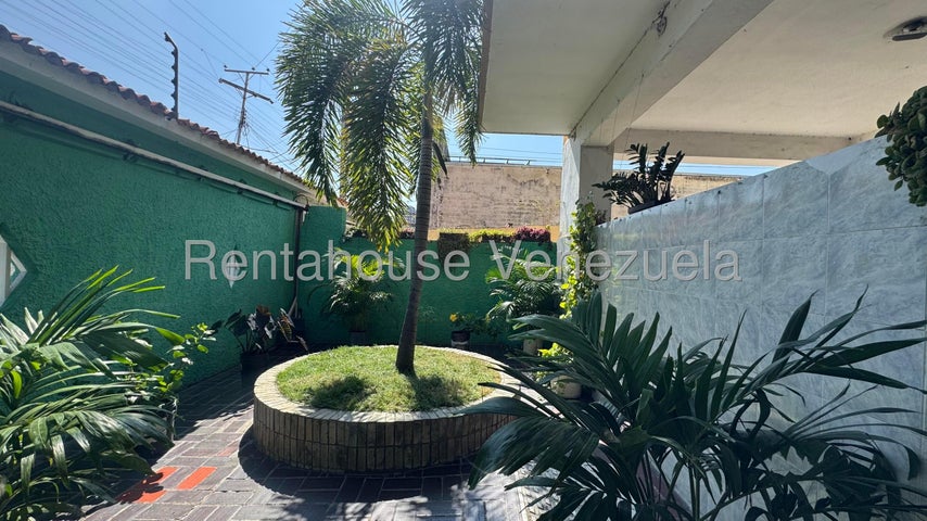 Apartamento en Venta en Res. Doña Barbina