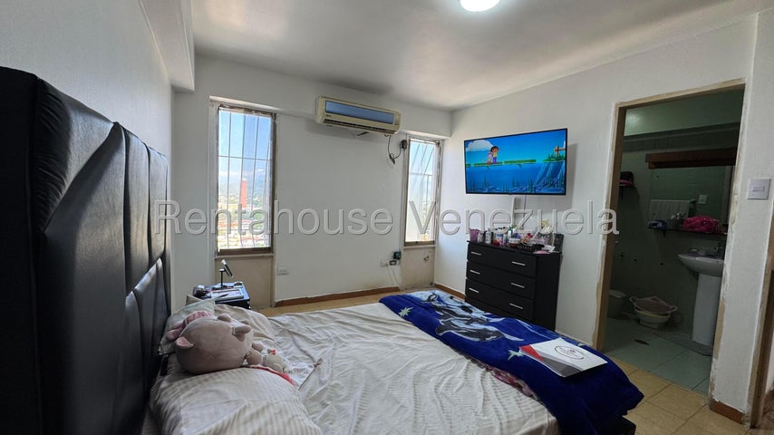 Apartamento en Venta en Res. Doña Barbina