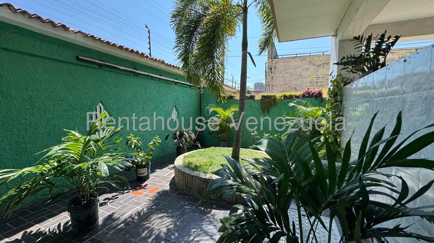 Apartamento en Venta en Res. Doña Barbina