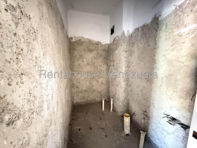Apartamento en Venta En Turmero Urb. La Pradera Obra Gris 27-3584