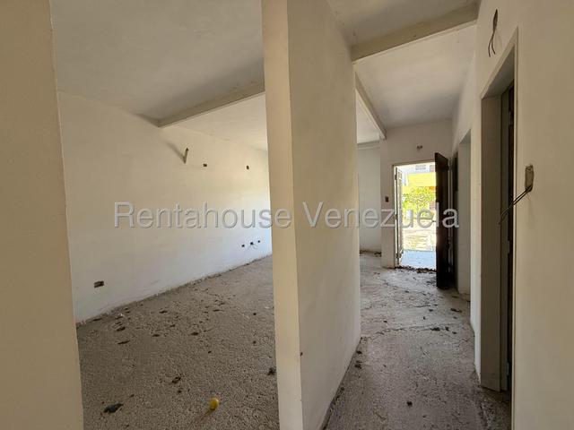 Apartamento en Venta En Turmero Urb. La Pradera Obra Gris 27-3584