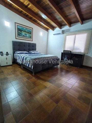 VENTA LOMAS E PRADOS DEL ESTE #27-2075 