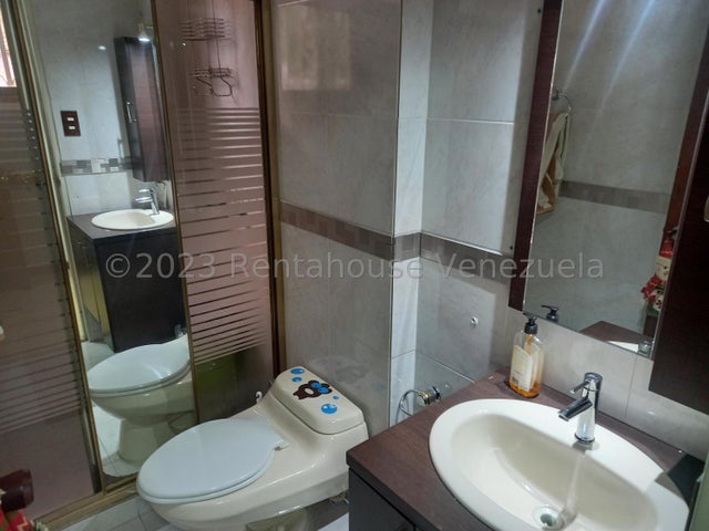 VENTA LOMAS E PRADOS DEL ESTE #27-2075 