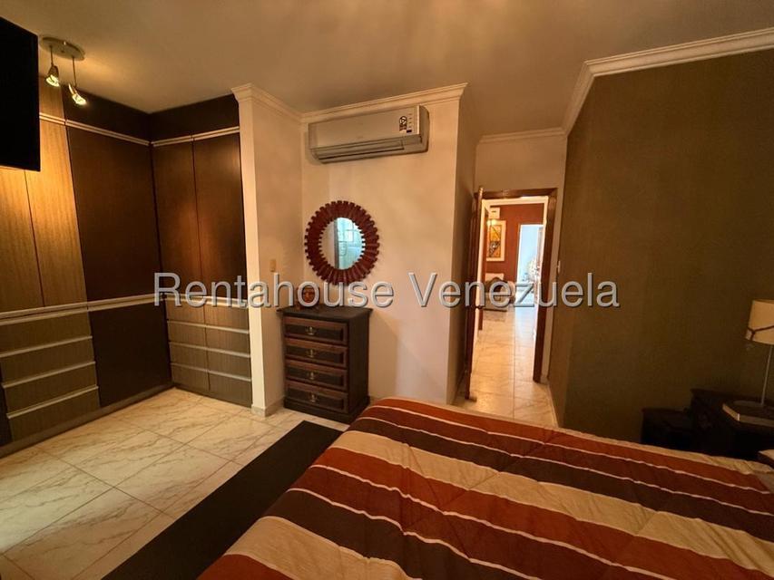 Apartamento en venta en el bosque con pozo Valencia Carabobo. Desiree Castillo Rentahouse 