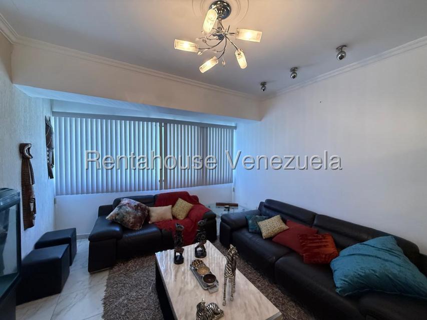 Apartamento en venta en el bosque con pozo Valencia Carabobo. Desiree Castillo Rentahouse 