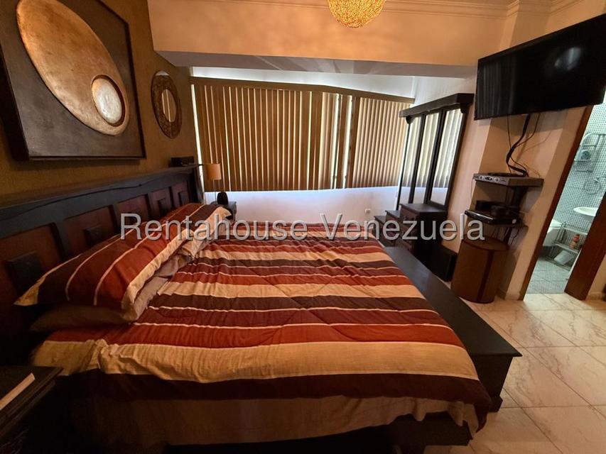 Apartamento en venta en el bosque con pozo Valencia Carabobo. Desiree Castillo Rentahouse 