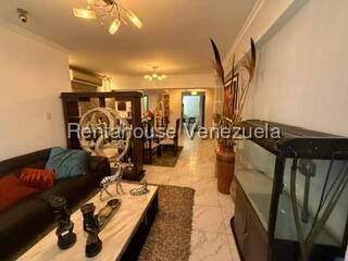 Apartamento en venta en el bosque con pozo Valencia Carabobo. Desiree Castillo Rentahouse 