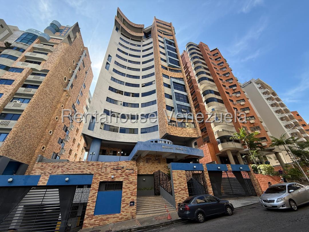 Apartamento en venta en el bosque con pozo Valencia Carabobo. Desiree Castillo Rentahouse 
