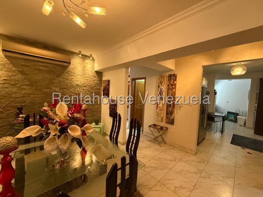 Apartamento en venta en el bosque con pozo Valencia Carabobo. Desiree Castillo Rentahouse 