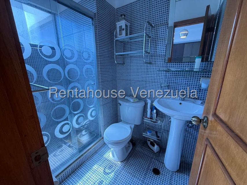 Apartamento en venta en el bosque con pozo Valencia Carabobo. Desiree Castillo Rentahouse 
