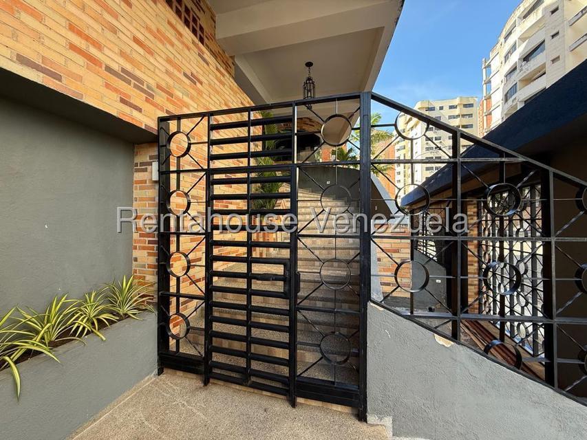 Apartamento en venta en el bosque con pozo Valencia Carabobo. Desiree Castillo Rentahouse 