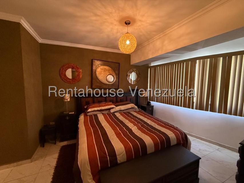 Apartamento en venta en el bosque con pozo Valencia Carabobo. Desiree Castillo Rentahouse 