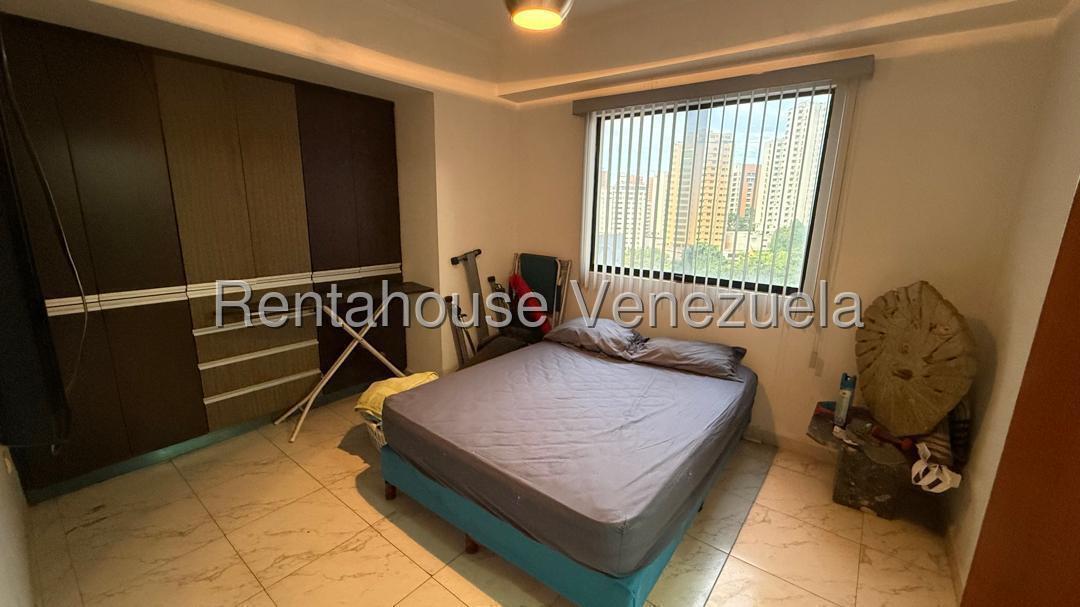 Apartamento en venta en el bosque con pozo Valencia Carabobo. Desiree Castillo Rentahouse 
