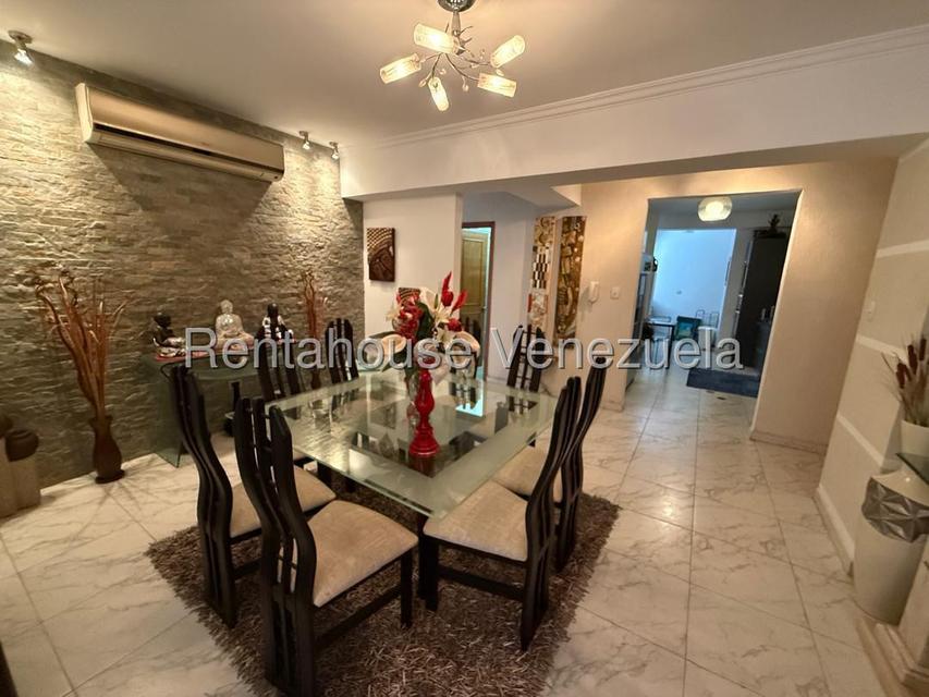 Apartamento en venta en el bosque con pozo Valencia Carabobo. Desiree Castillo Rentahouse 