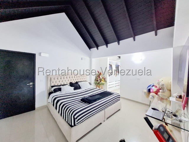 VENTA EL HATILLO #27-1969
