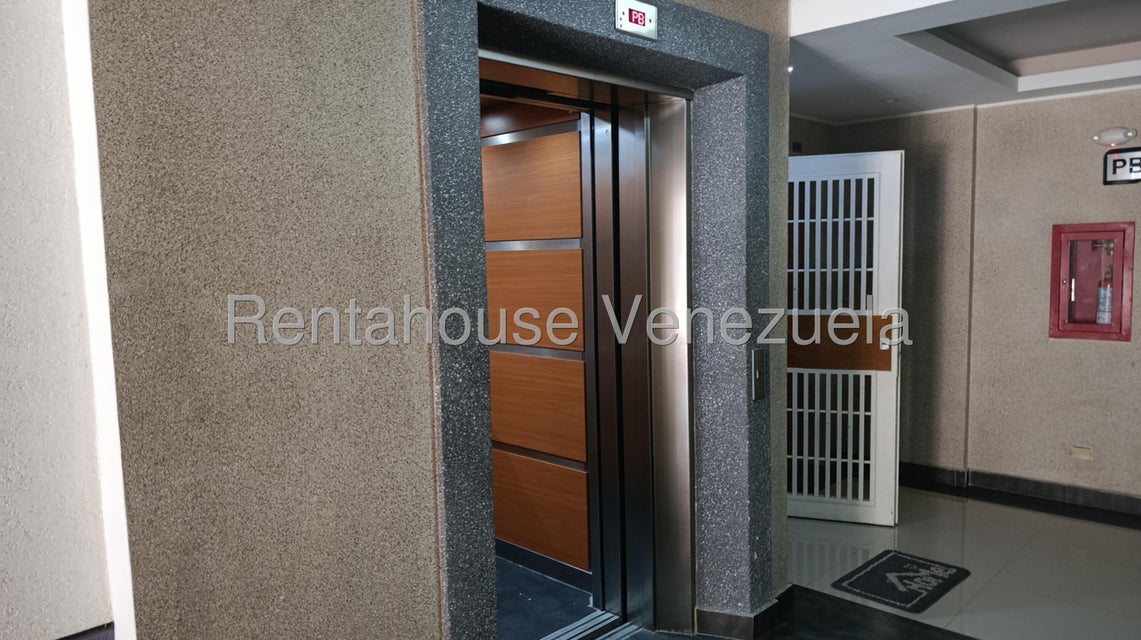 Apartamento en venta en Trigal Norte Valencia Carabobo Desiree Castillo Rentahouse 