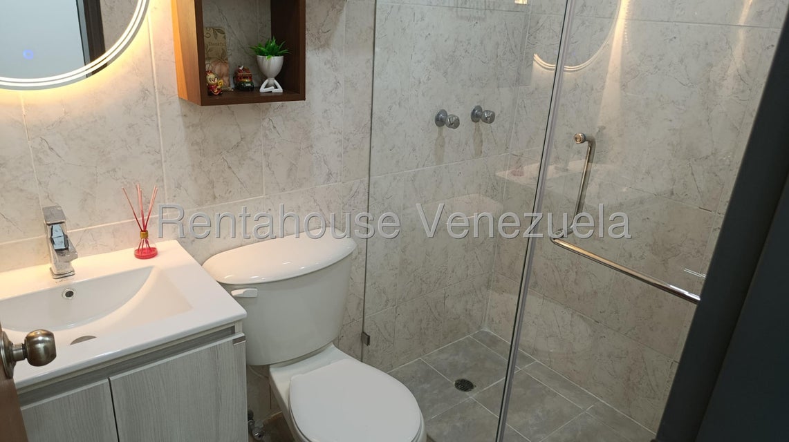 Apartamento en venta en Trigal Norte Valencia Carabobo Desiree Castillo Rentahouse 
