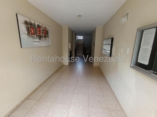 Apartamento en venta posee 58m2 2H-2B-2PE, pozo de agua en Urb Valles de Nogal - San Diego 