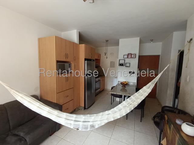 Apartamento en venta posee 58m2 2H-2B-2PE, pozo de agua en Urb Valles de Nogal - San Diego 