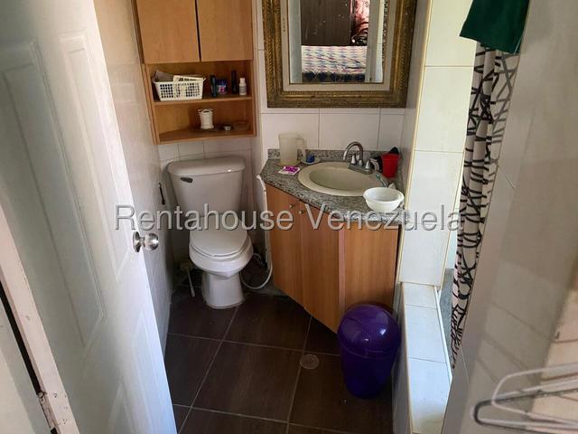 En venta terreno con Bienechuria de cnstruccion Townhouse 238m2, 6H-4B-2PE muy cerca Av Don Julio Centeno Urb Monteserino - San Diego