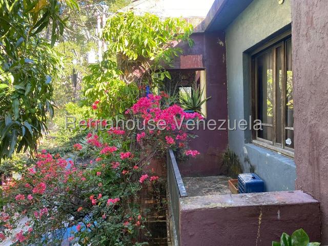 En venta terreno con Bienechuria de cnstruccion Townhouse 238m2, 6H-4B-2PE muy cerca Av Don Julio Centeno Urb Monteserino - San Diego