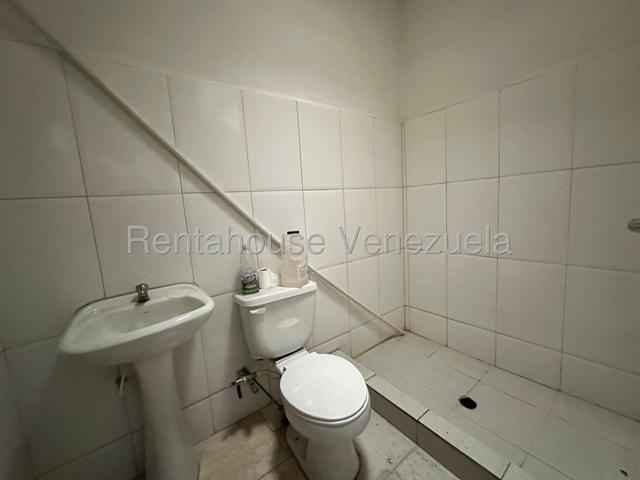 Local en Alquiler En Santa Rosa 27-3794	 