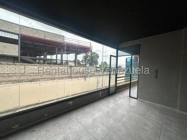 Local en venta posee 84m2, amplio salon, excelente ubicacion CC Porta Portese en San Diego 