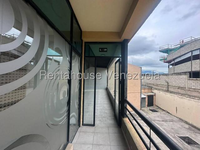 Local en venta posee 84m2, amplio salon, excelente ubicacion CC Porta Portese en San Diego 